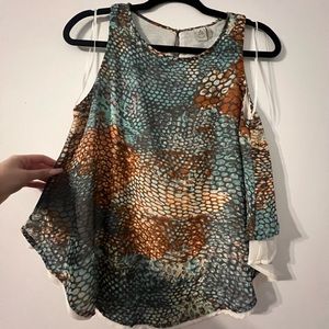 Cute dressy/casual blouse